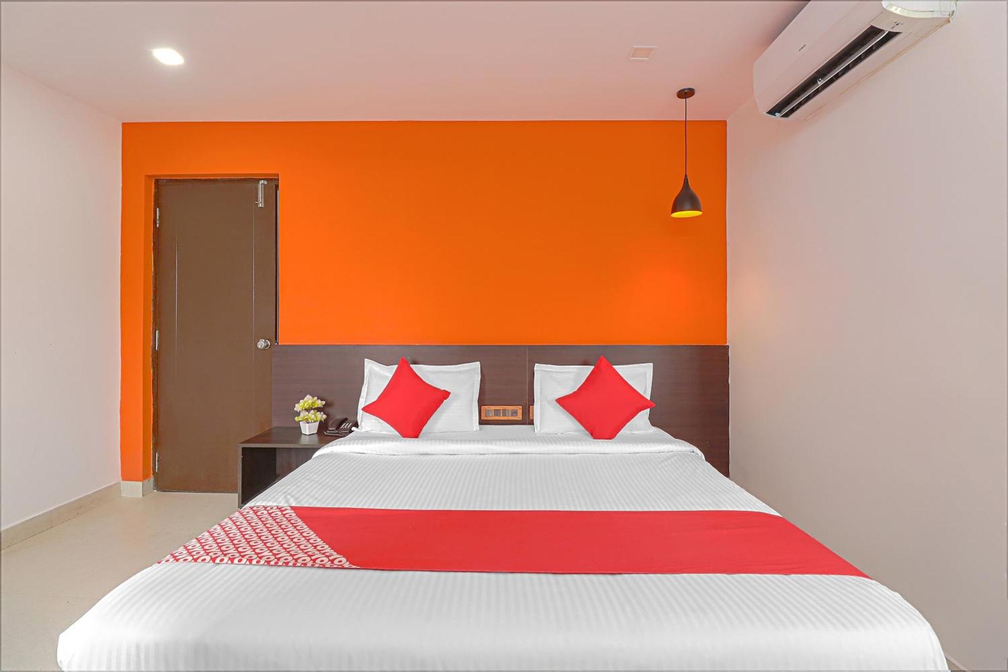Super Hotel O Blooms Residency Near Baiyappanahalli Metro Station Бангалор Экстерьер фото
