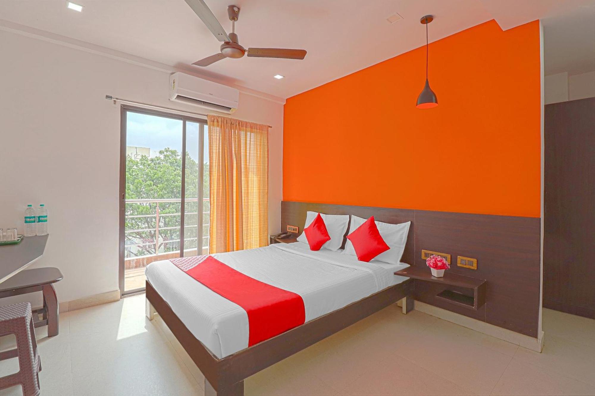 Super Hotel O Blooms Residency Near Baiyappanahalli Metro Station Бангалор Экстерьер фото